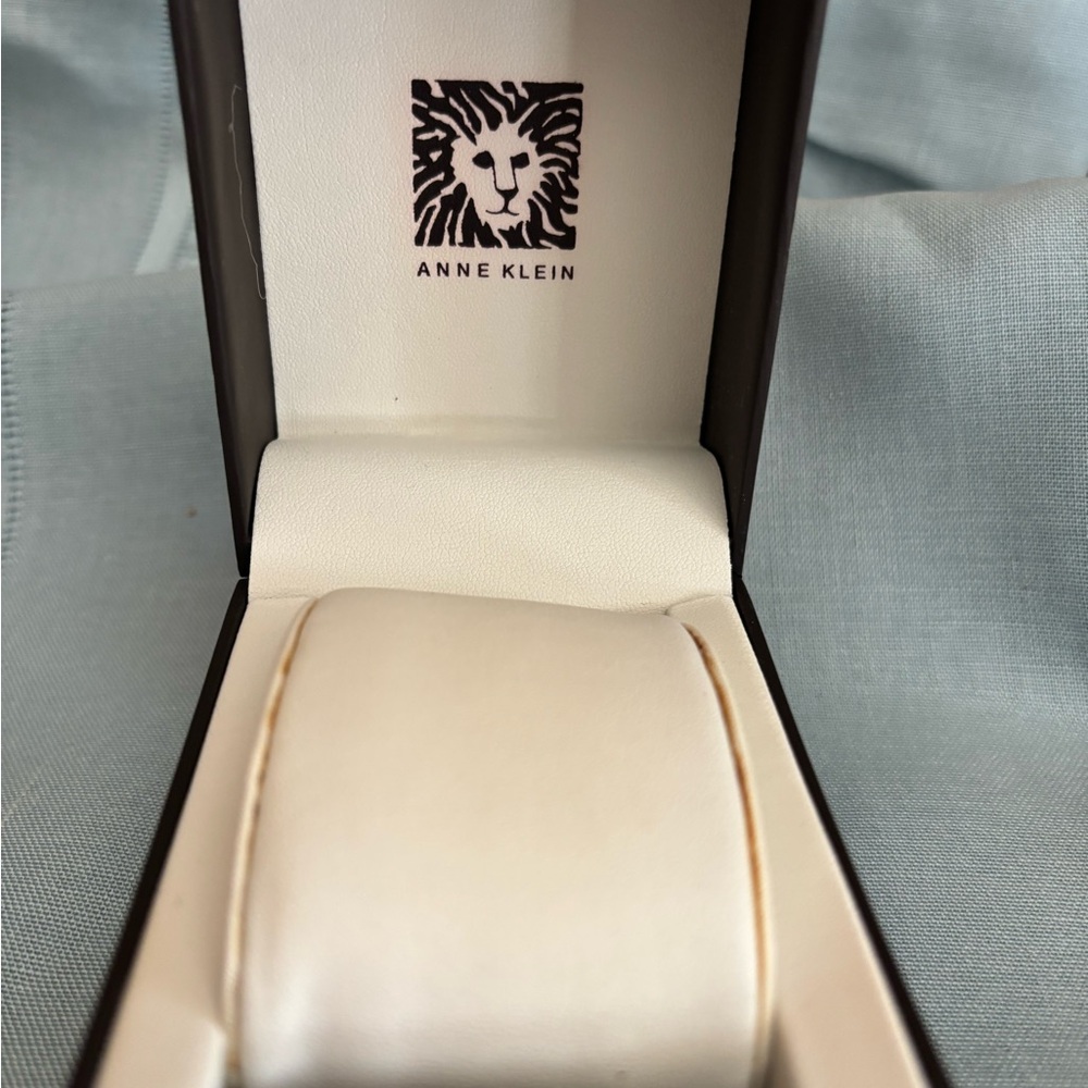 Anne Klein Watch Box - Picture 4 of 8